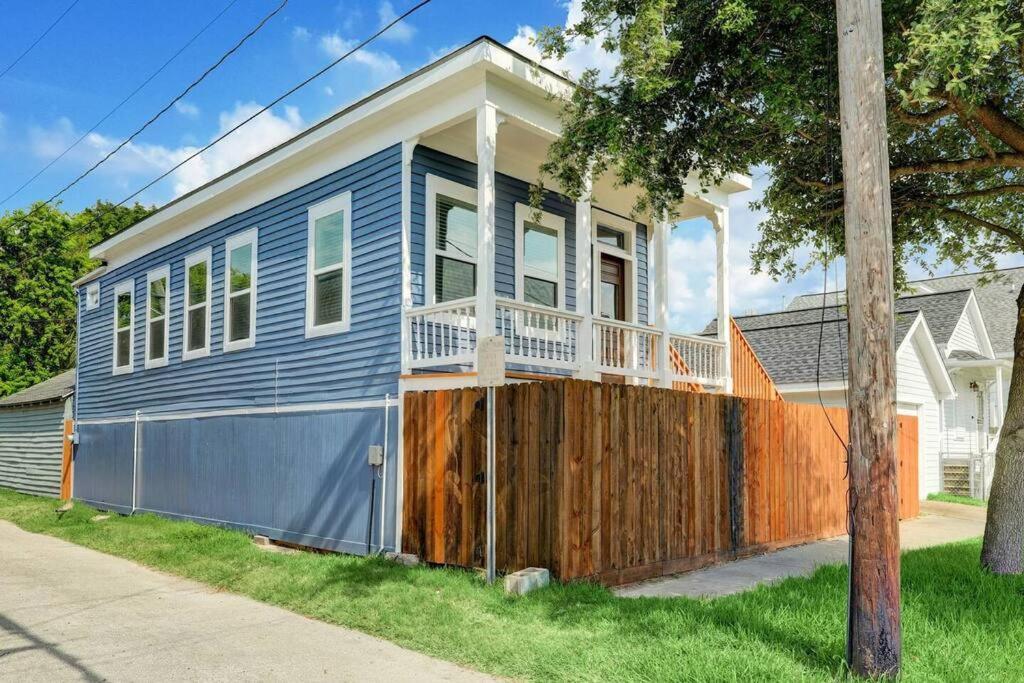 Renovated Beach Bungalow! Galveston Exterior foto